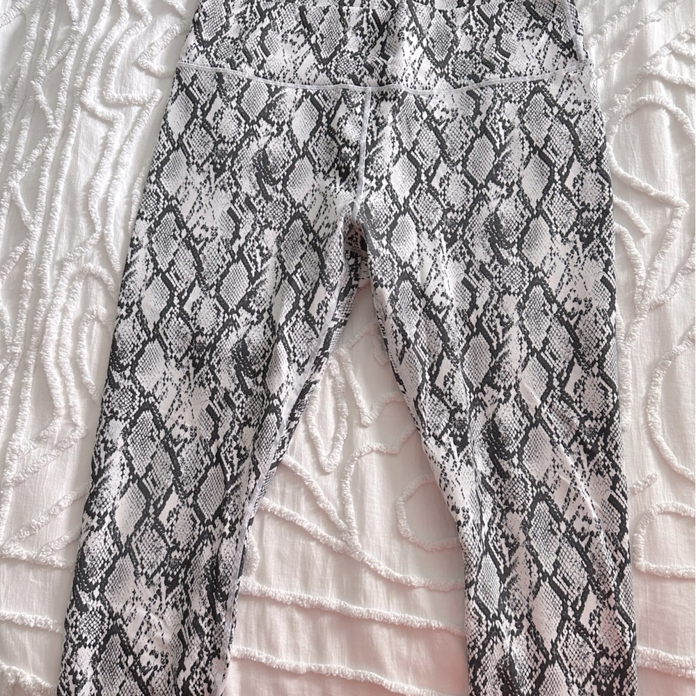 Fabletics snake skin print power hold leggings